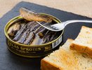 Разминаю шпроты вилкой – и гора вкуснющей закуски готова: даже гурманы пищат от удовольствия