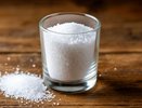 Теперь всегда ставлю стаканчик с солью в каждой комнате: Горничная показала простую хитрость