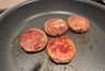 Миниатюра новости: Подсмотрела рецепт "необычно вкусных" котлет, у знаменитого повара, и теперь родные просят готовить только так: хитрость в пропорции