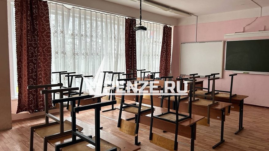 Главная картинка новости: Около 500 девятиклассников сдают экзамен по иностранному языку в Пензе