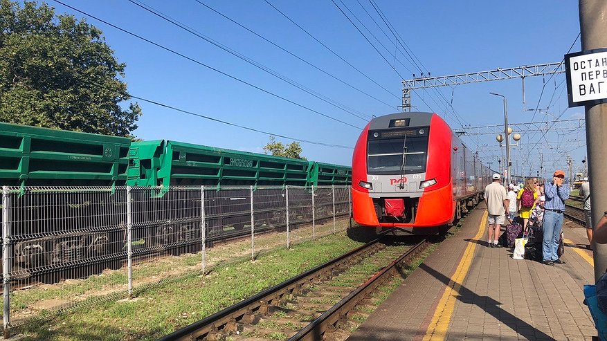 Главная картинка новости: Люди в ярости сдают билеты: теперь в поездах это делать запрещено - пассажиров РЖД обяжут ездить по новым правилам
