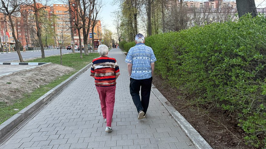 Главная картинка новости: Решение принято: с 1 августа всем работающим пенсионерам повышают пенсию - когда ждать выплат