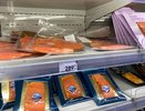 Такую красную рыбу в магазине никогда не беру, а подруга и сама ест еще и детей кормит