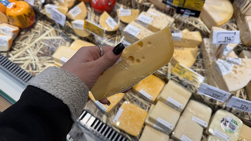Главная картинка новости: Ученые назвали самый полезный сыр — не адыгейский, не моцарелла и в четыре раза полезнее пармезана