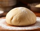Нереально вкусное и простое тесто: готовится за 20 минут — подойдет для любой выпечки