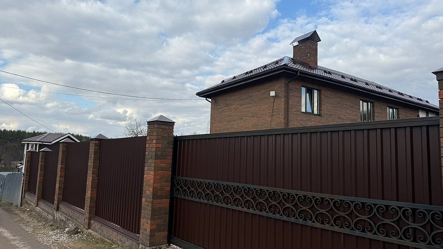 Главная картинка новости: С 12 июня полностью будет запрещена установка заборов на дачном участке: их придётся убрать