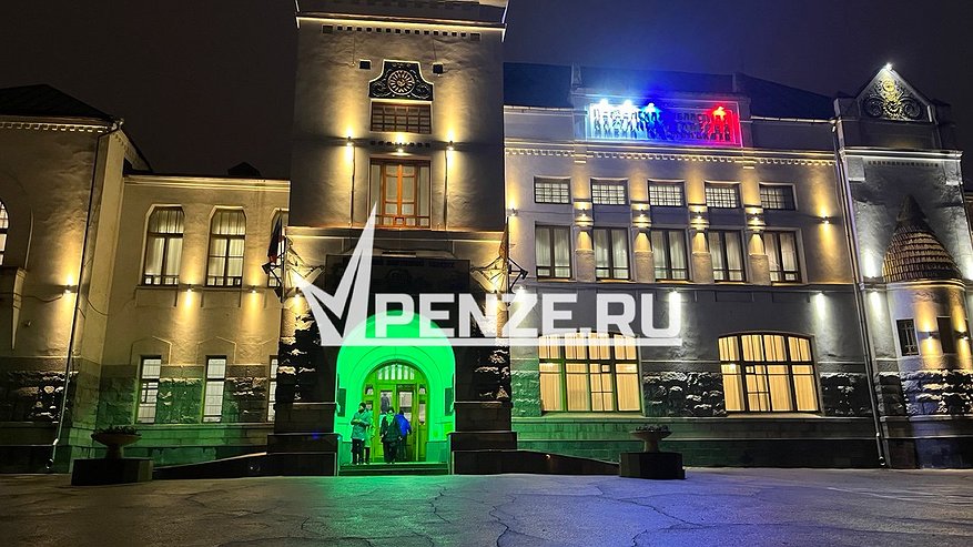 Главная картинка новости: На территории Картинной галереи в Пензе открылся отреставрированный памятник Савицкому
