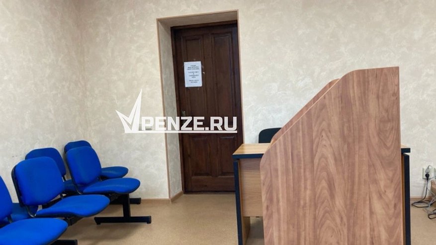 Главная картинка новости: Заступившись за подругу, кузнечанка вонзила нож обидчику в живот
