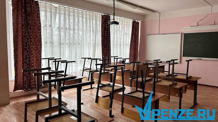 Главная картинка новости: Общественники проверили, как продвигается ремонт школы № 57 в г. Пензе