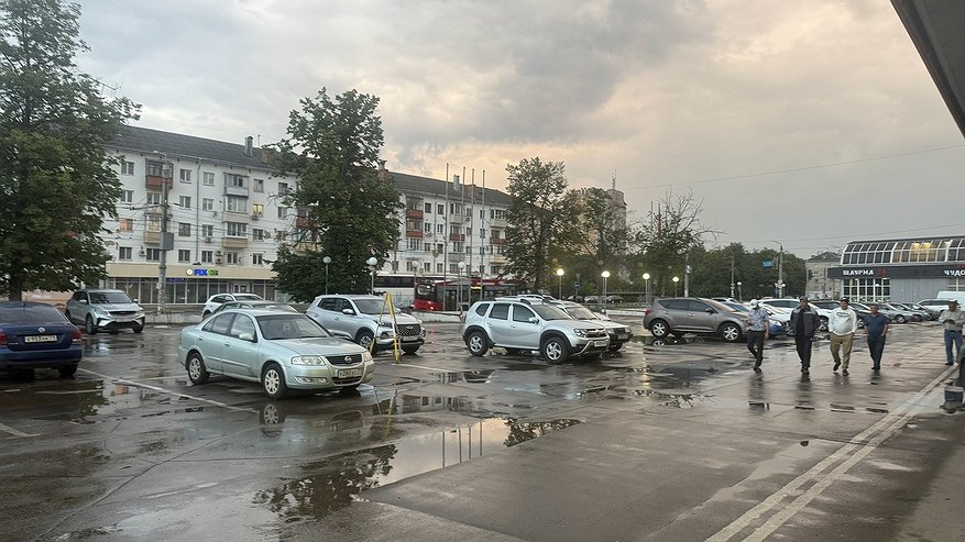 Главная картинка новости: Возвращение к ливням и грозам: Гидрометцентр изменил прогноз с 15 июня — снова погодные аномалии