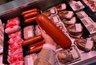 Миниатюра новости: Хитрые продавцы берут по 3 кило про запас: в этой колбасе - только100% мясо и специи, отменный вкус по бюджетной цене