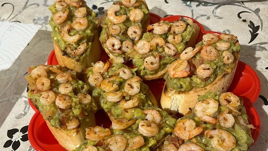 Главная картинка новости: Простая намазка на хлеб: получается такой вкусной: и на завтрак, и на обед - домашние просят только ее