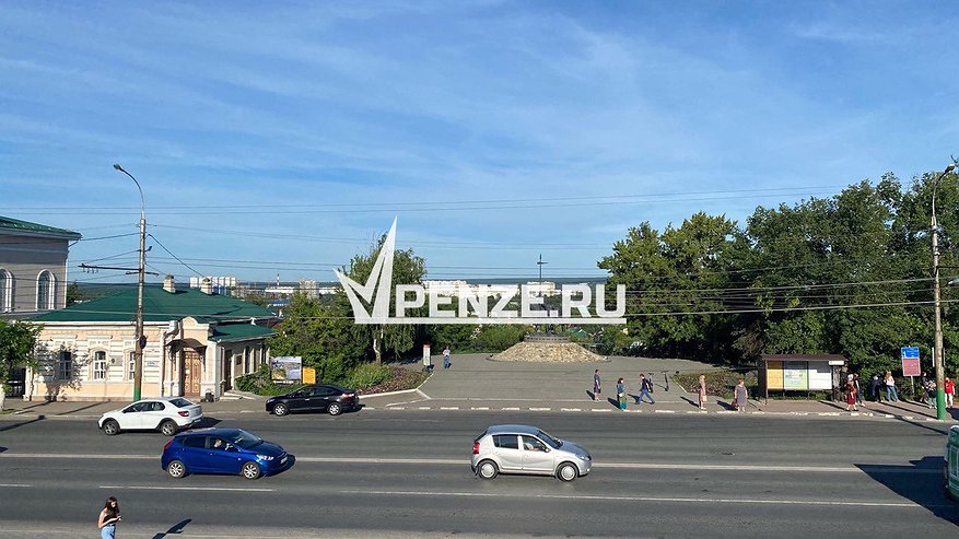 Главная картинка новости: В Железнодорожном районе произошла авария с участием юного питбайкера