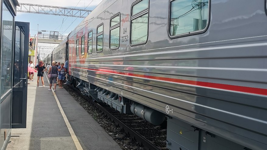 Главная картинка новости: Выкинут из вагона вместе с чемоданами: в РЖД ужесточили правила, теперь не поможет даже купленный билет