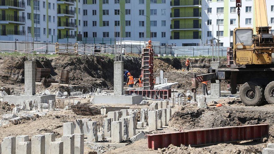 Главная картинка новости: Олег Мельниченко побывал на стройплощадках пензенских школ