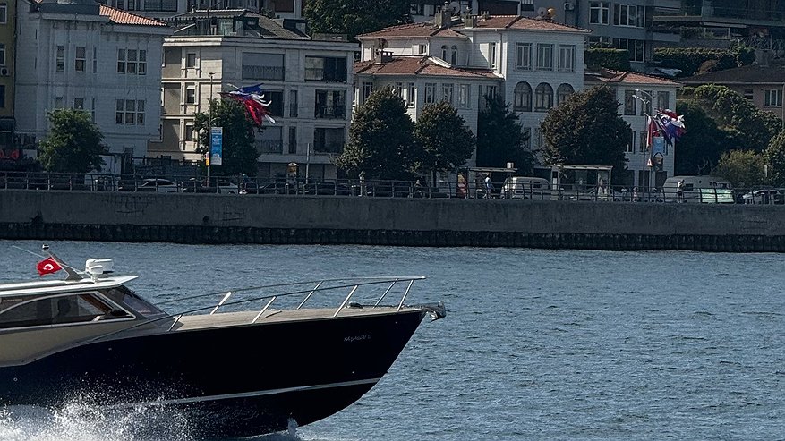 Главная картинка новости: «Гадкие люди и море такое же»: туристы написали честный отзыв об отдыхе на Черном море