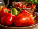 Дедушка научил готовить очень вкусные перцы «по-деревенски». Теперь готовлю так же все лето, аромат стоит на всю кухню