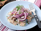 Более вкусной закуски из селедки еще не готовил - все дело в простой заправке: никто даже не представляет, что это возможно