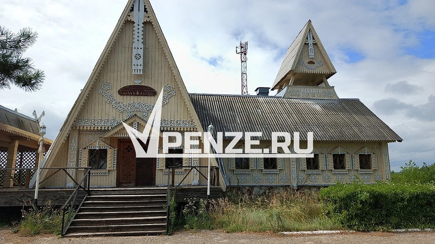 Главная картинка новости: Весь в узорах, да кружевах: история терема необыкновенной красоты «Камешкирские узоры»