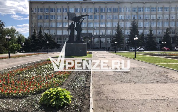 Денис Соболев поздравил пензенцев с Днем строителя