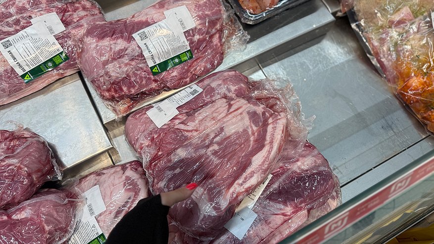 Главная картинка новости: Купил в «Светофоре» красивый кусок мяса, а есть его не смогли. Не воняло, не тухлое — но что-то было не так. Вот, в чём подвох