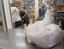 Что покупают пенсионеры в «Чижике»: выходят с полными пакетами наперевес, а потратили сущие копейки — вот в чем секрет