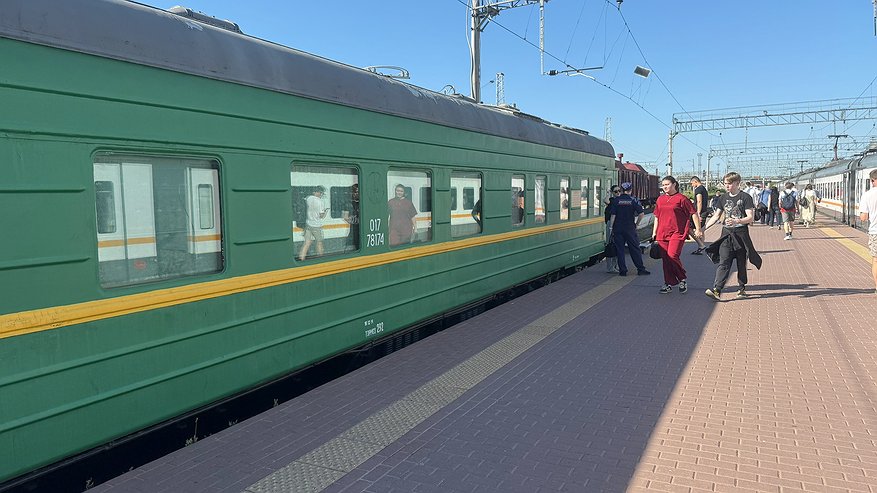 Главная картинка новости: Больше не еду с чужими в купе: проводник объяснил простую хитрость, которая делает поездку по-настоящему комфортной