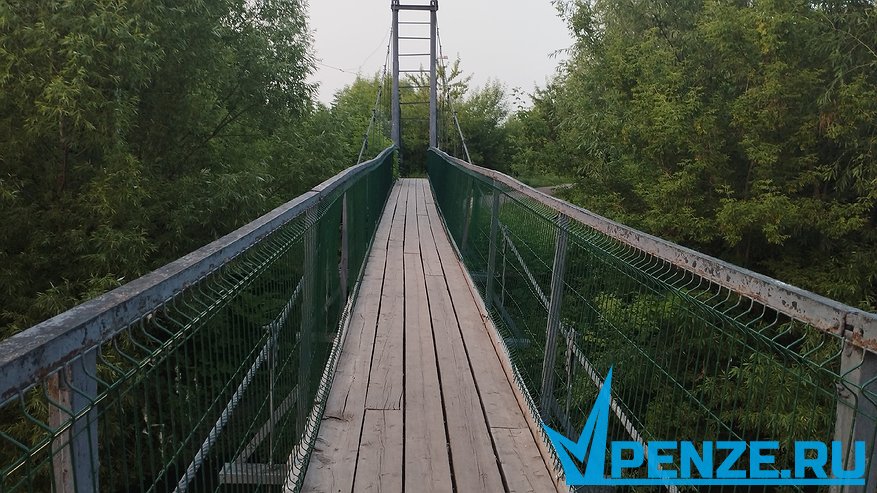 Главная картинка новости: В Земетчинском районе продолжается реконструкция моста через р. Ижмора