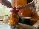 Чудо-помидоры на зиму: и салат, и сок, и паста в одной банке, а съедаются задолго до весны — пальчики оближешь