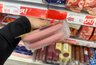 Миниатюра новости: Там одна бумага, мяса - нет: специалисты Роскачества назвали марки сосисок с худшим составом