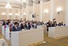 Миниатюра новости: 🙌Ягов пошел на повышение, Рябихина заняла кресло детского омбудсмена: главные новости с сессии областного ЗакСобра   Сегодня в областном Законодательном Собрании прошла очередная сессия, на которой объявили о новых кадровых перестановках. Для многих жителей эти изменения оказались неожиданными.   Так, повысили Олега Ягова. Он занял кресло первого зама председателя правительства Пензенской области. Ранее он был просто заместителем председателя.   На его плечи легло решение вопросов: в сфере куль