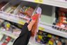 Миниатюра новости: Купила копчёную колбасу в магазине, попробовала — и выкинула. Вот что нужно знать, прежде чем брать каталочку