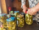 Квашу огурцы способом, который знают только 3% хозяек. Хрустят до самой весны без единой добавки