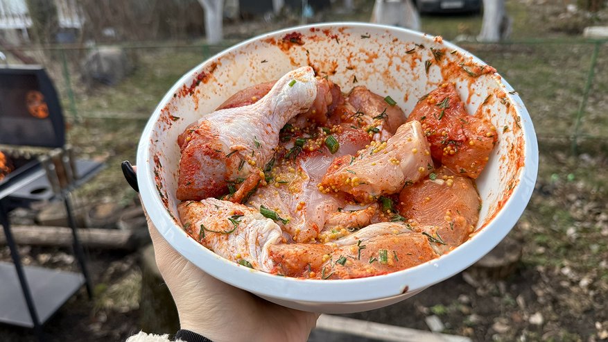 Главная картинка новости: Этот маринад из 2 продуктов выручает всегда: мясо получается настолько нежным и мягким, что нож не нужен