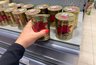 Миниатюра новости: Продавец из КБ предложила консервы. Что в банке тушёнки из 87,5% мяса - честный отзыв