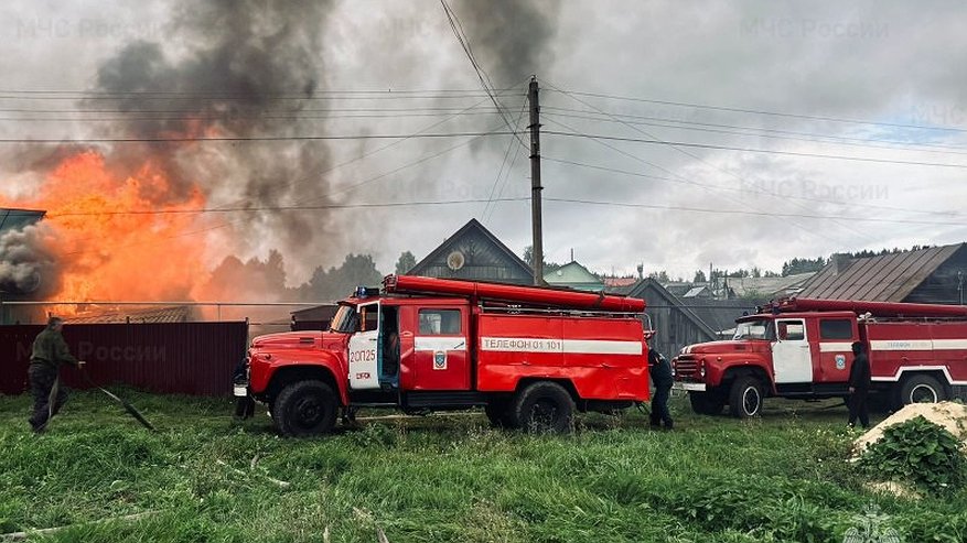 Главная картинка новости: В Городищенском районе организовали сбор помощи погорельцам, чье жилье пострадало во время пожара