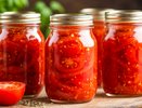 Ни разу не подвели - храню в шкафу, съедаются быстрее, чем маринованные: пряные дольки помидоров на зиму