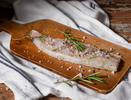 Дешёвая скумбрия вкуснее красной рыбы. Рецепт за 30 минут: как быстро засолить скумбрию