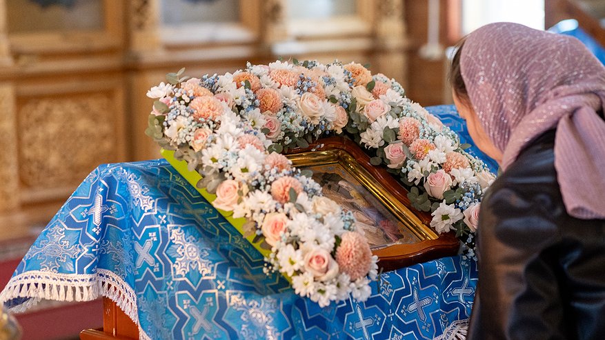 Главная картинка новости: Крестный ход в честь Рождества Пресвятой Богородицы прошел в торжественной обстановке