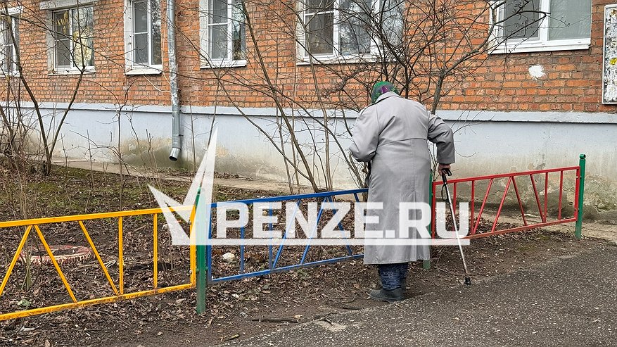 Главная картинка новости: После проведения ритуала очищения пенсионерка из Пензы лишилась 300 тысяч рублей