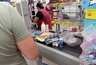 Миниатюра новости: Пенсионеры должны это знать: в «Пятерочке» на кассе новый вид ловушки – каждый второй попадается