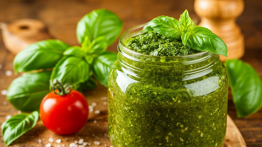 Главная картинка новости: Обалденный базиликовый соус на зиму. Вкусно к мясу или просто намазать на хлеб - закрываю сразу 10 баночек
