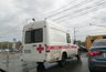 Миниатюра новости: Встал на красный сигнал светофора, а сзади скорая с мигалкой, как быть водителю, проехать вперёд или дождаться зеленого