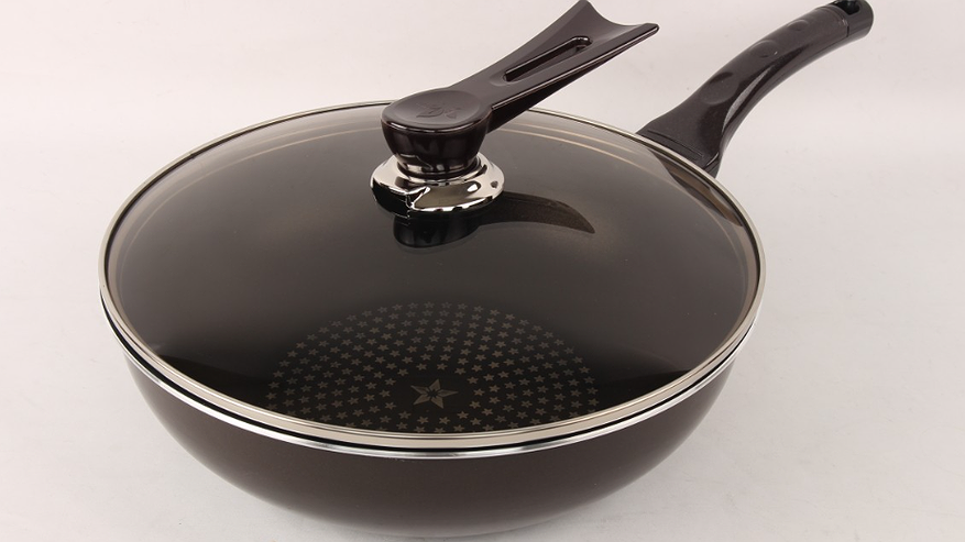 Главная картинка новости: Оказывается, очистить стеклянную крышку от жира под ободком - очень просто: простой метод, который всегда выручает