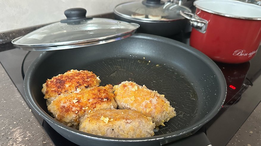 Главная картинка новости: Пышные рыбные котлеты из минтая без картошки и хлеба — 3 хитрости приготовления, чтобы получились идеально сочными