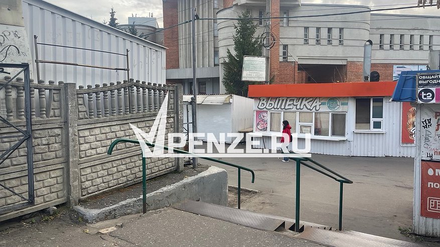 Главная картинка новости: На Привокзальной площади «ларьки из 90-х» заменят на современные торговые павильоны в едином стиле