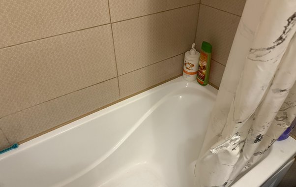 Разводим 50 г — и ванна сияет: ни ржавчины, ни налета — идеальный лайфхак без химии