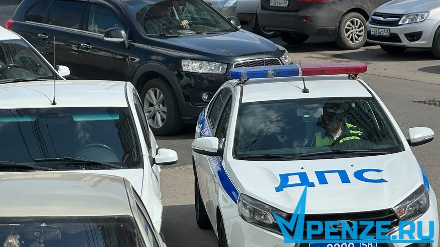 Главная картинка новости: В Кузнецком районе в результате ДТП погибли водитель и пассажир