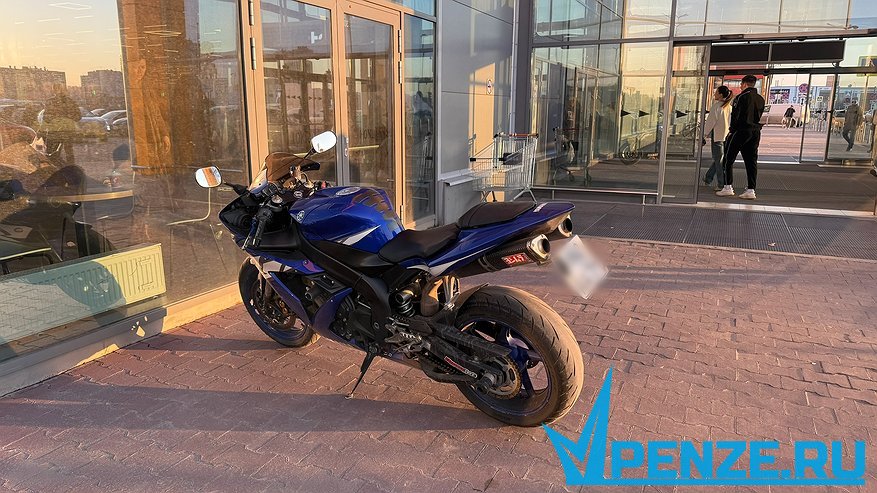 Главная картинка новости: В Шемышейском районе ссора между москвичкой и мотоциклистом закончилась уголовным делом