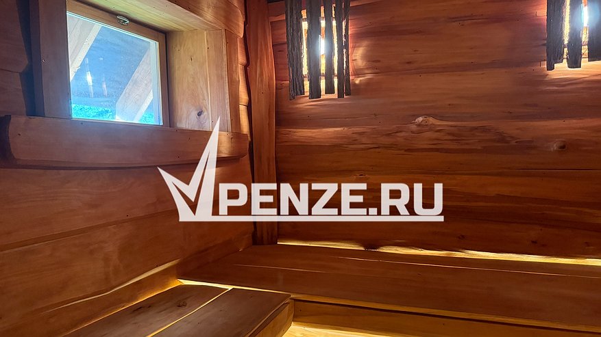 Главная картинка новости: Стало известно, почему в Ахунах закрыли отремонтированную баню   В Ахунах месяц назад закрылась отремонтированная баня на улице Конструкторской. Об этом сообщил местный житель главе города Олегу Денисову через соцсети.   Мужчина предположил, что баню решили продавать, как это сделали на улице Ушакова в Монтажном.   Однако чиновник из областного правительства успокоил пензенца и пояснил о том, что баня на ул. Конструкторской, 12а, приостановила свою работу из-за выхода из строя печи.   Заменить